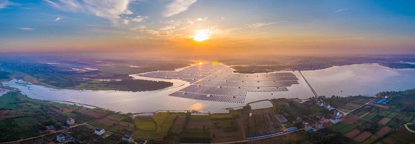 今年会科技江西鄱阳123.235MW “渔光互补”型光伏发电扶贫项目